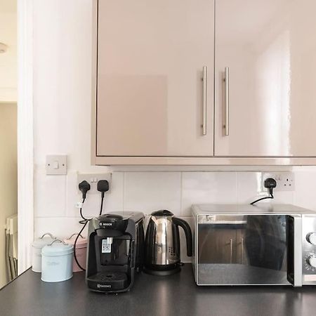 3-Bedroom Home In Liverpool L15 With Free Parking Eksteriør billede