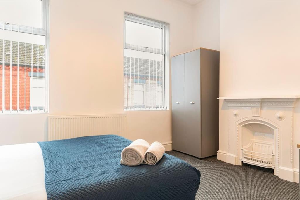 3-Bedroom Home In Liverpool L15 With Free Parking Eksteriør billede