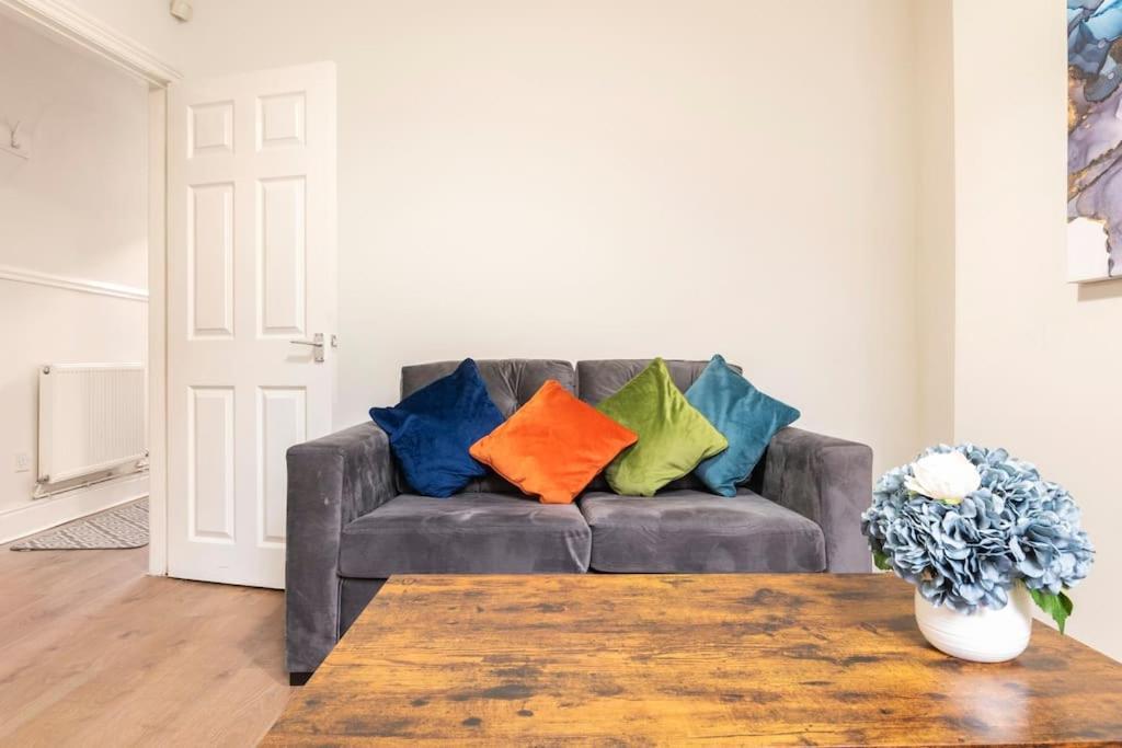 3-Bedroom Home In Liverpool L15 With Free Parking Eksteriør billede