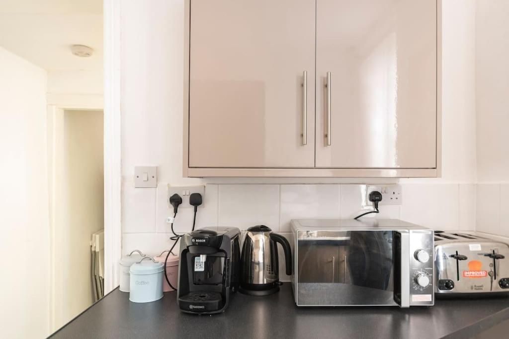 3-Bedroom Home In Liverpool L15 With Free Parking Eksteriør billede